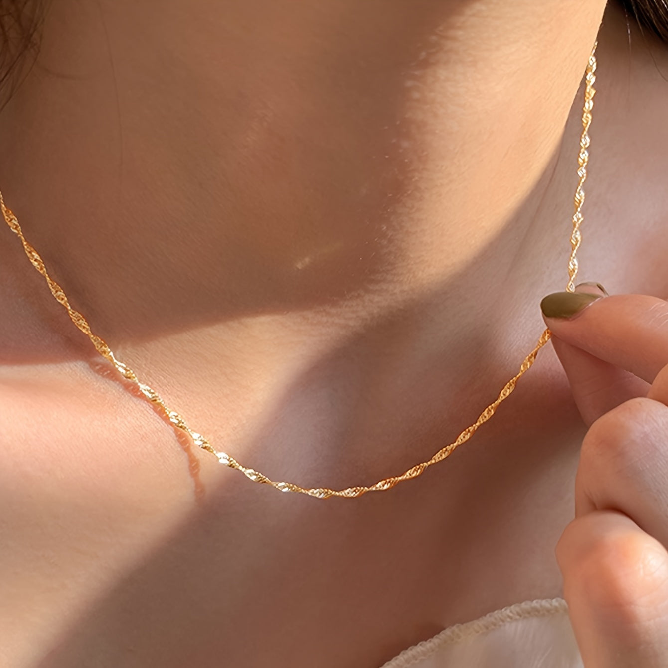 Ripple Gleam – Elegant Water Wave Necklace Inspired by Nature’s Flow
