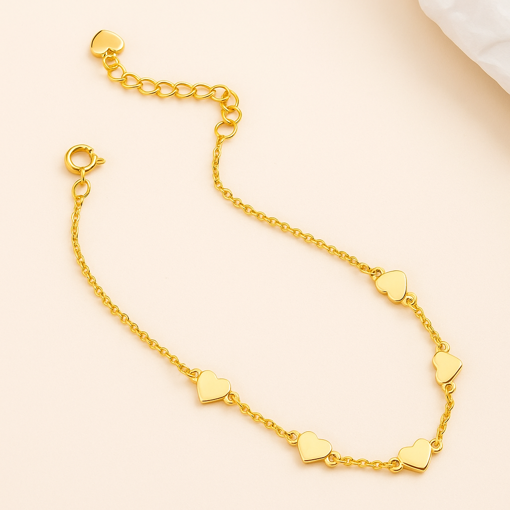 Dainty Heart Charm Bracelet – Minimalist Style with Plated Finish