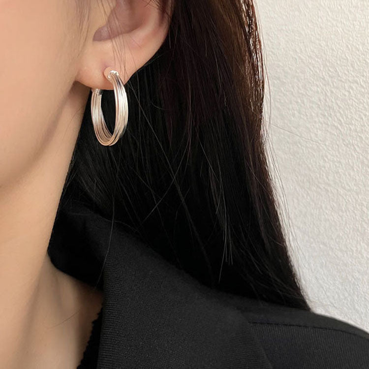 Multi-layered line hoop earrings