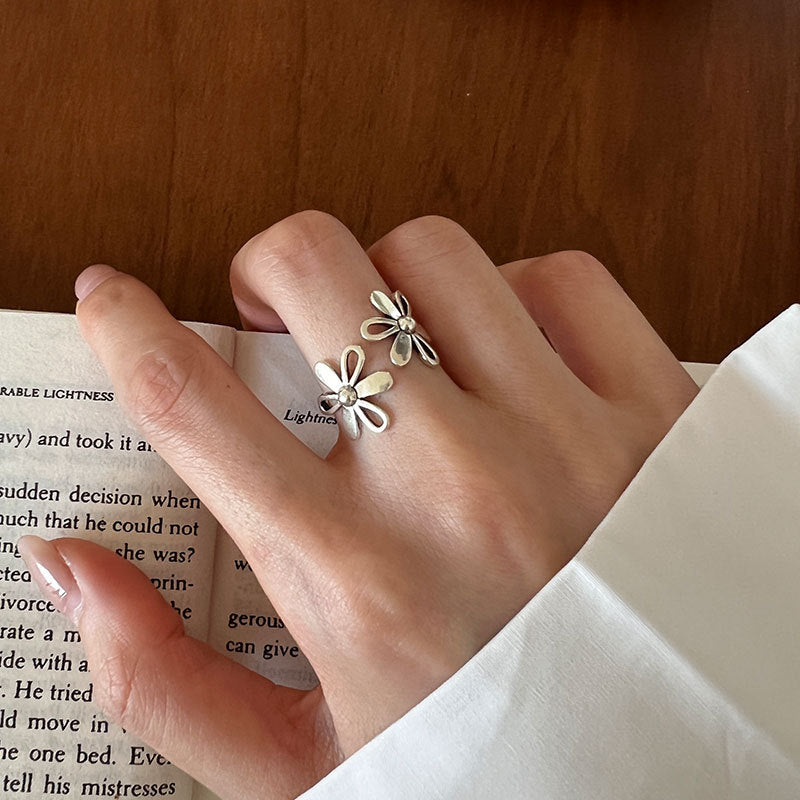 Silver flower ring