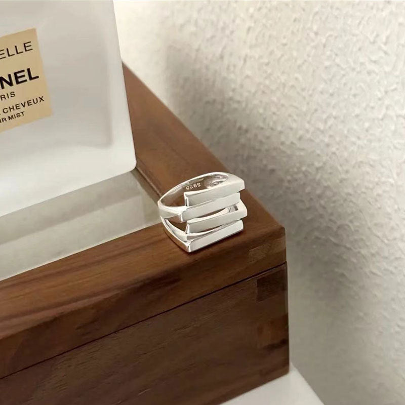 Adjustable four-step ring