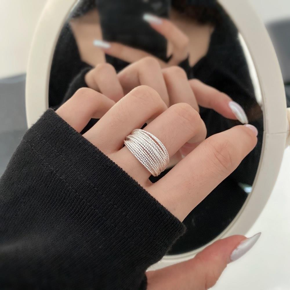 Adjustable multi-layer wire ring
