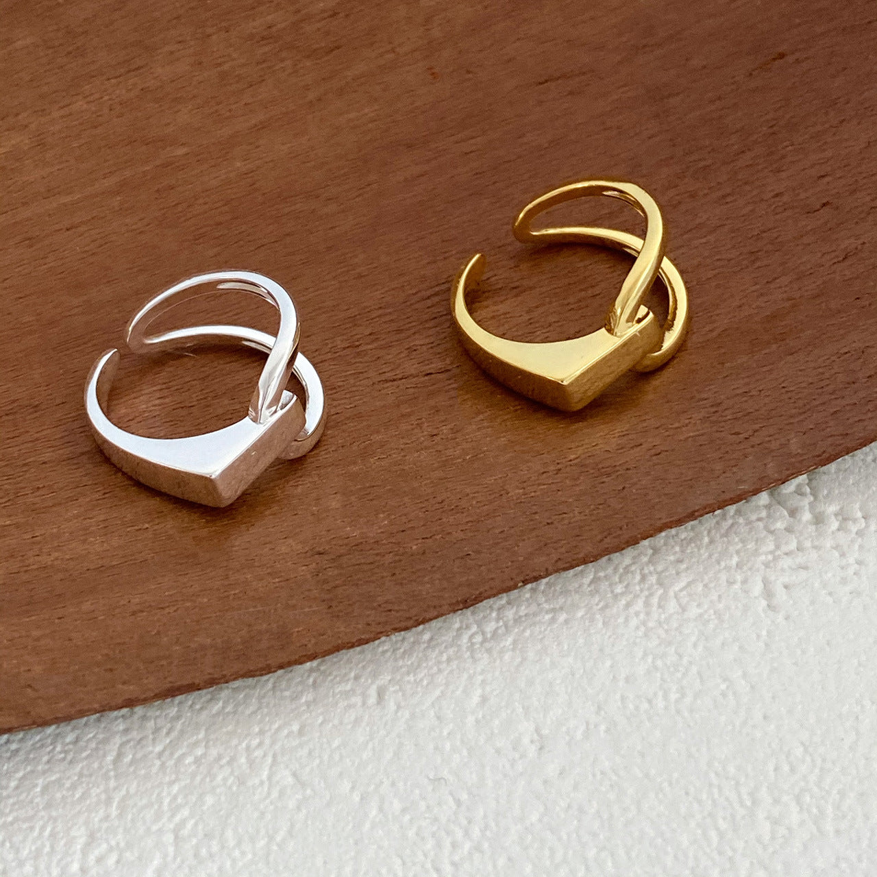 Asymmetrical adjustable ring in sterling silver