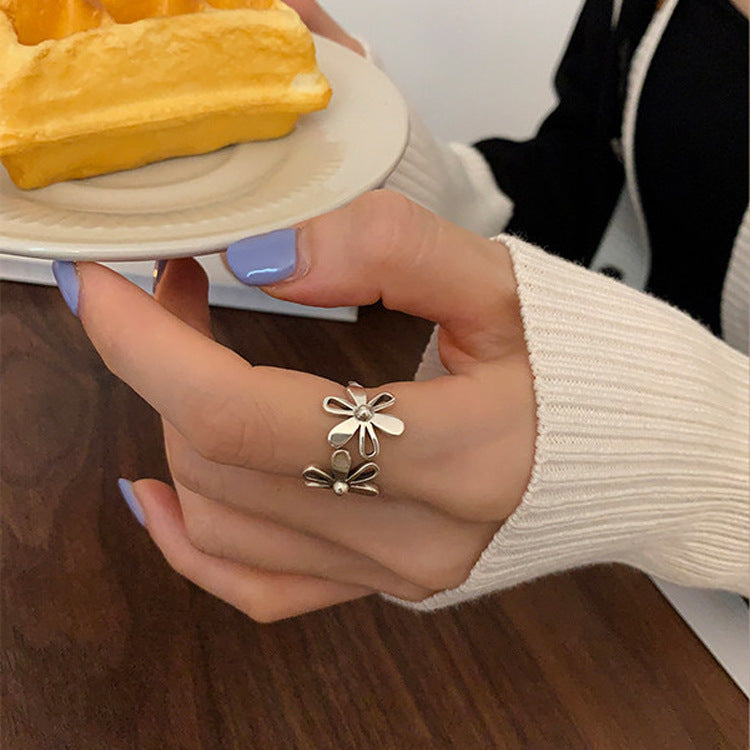 Silver flower ring