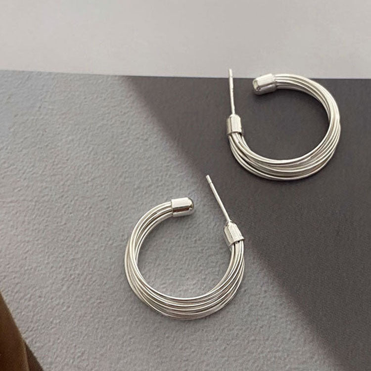 Multi-layered line hoop earrings