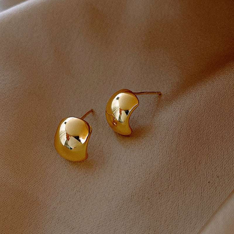 Basic ear studs