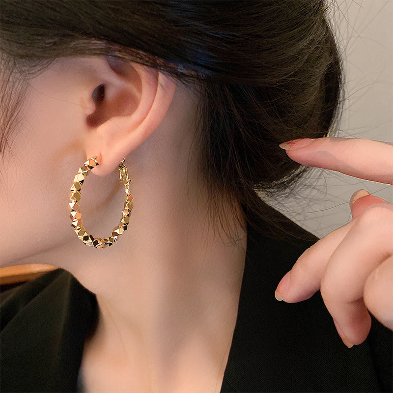 Large basic hoop earrings