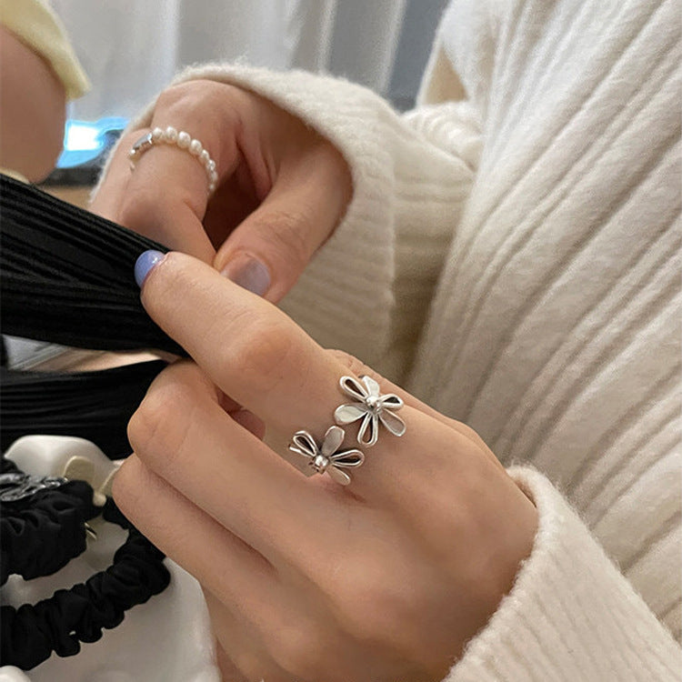 Silver flower ring