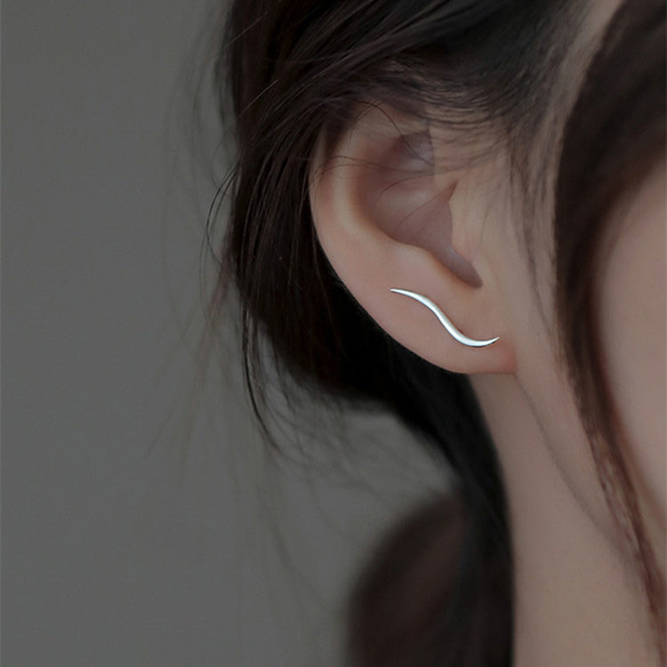 Simple streamlined earrings