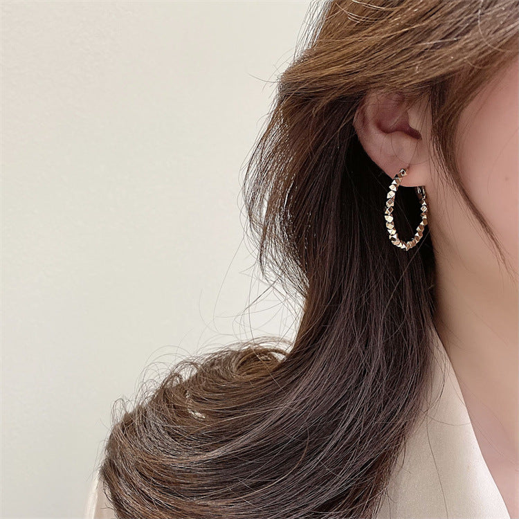 Large basic hoop earrings