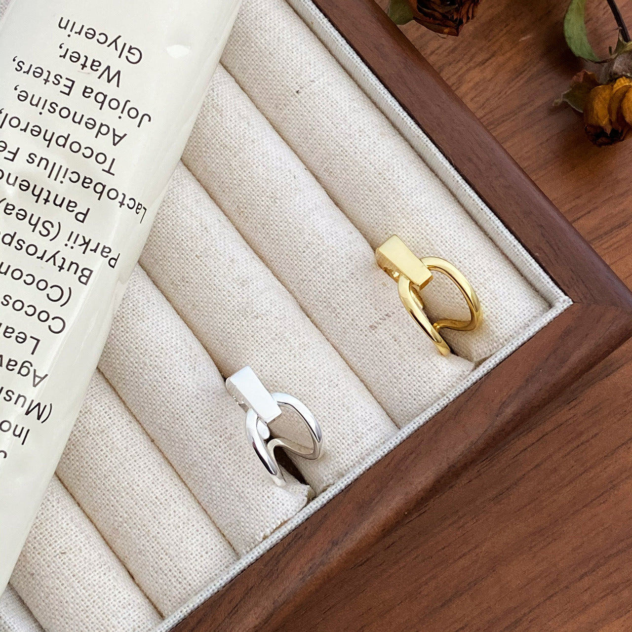 Asymmetrical adjustable ring in sterling silver