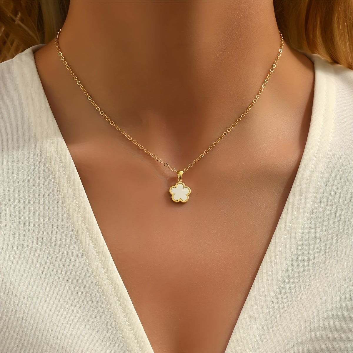 Minimalist Floral Pendant Necklace