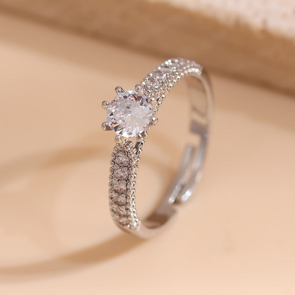 Elegant Women's Ring with Copper Inlay and Sparkling Synthetic Zirconia