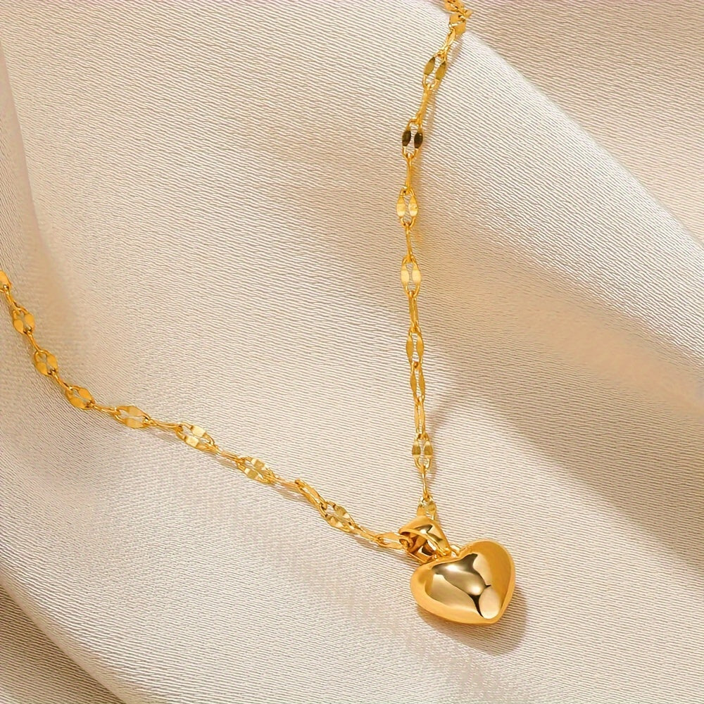 Heart of Gold – Classic Charm Necklace for All Seasons