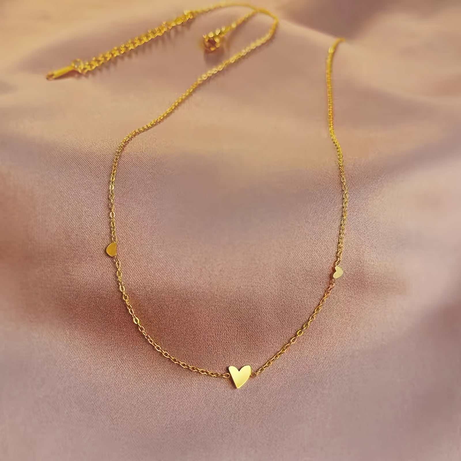 Soul Knot Heart Necklace – Boho Chic Design in Radiant Golden Shine