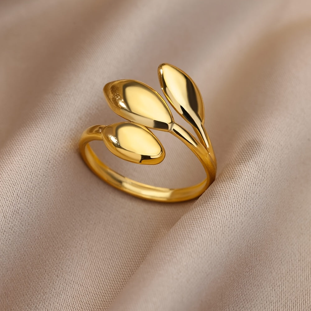 Whispering Willow – Elegant Leaf Design Statement Ring