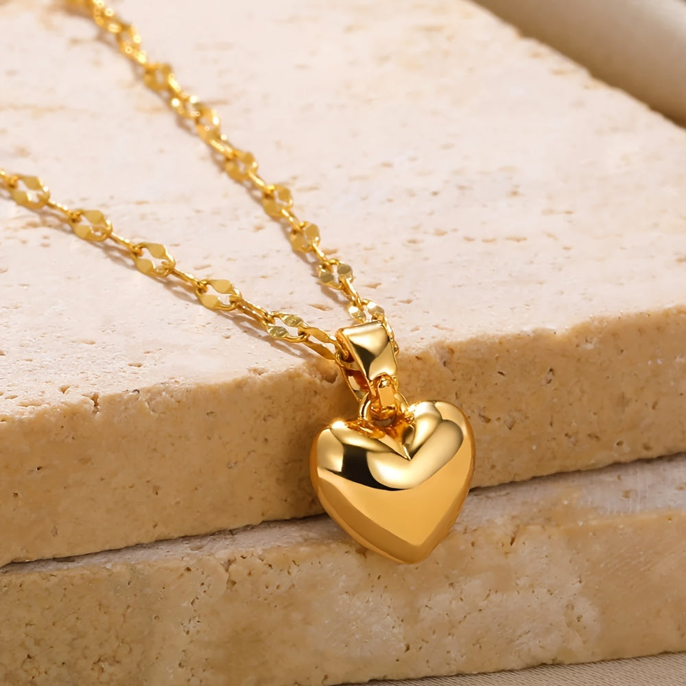 Heart of Gold – Classic Charm Necklace for All Seasons