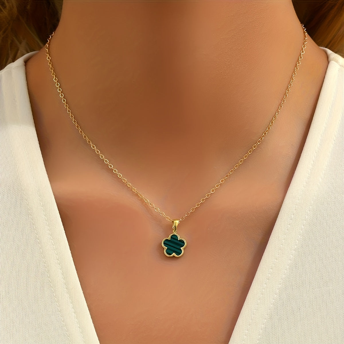 Minimalist Floral Pendant Necklace