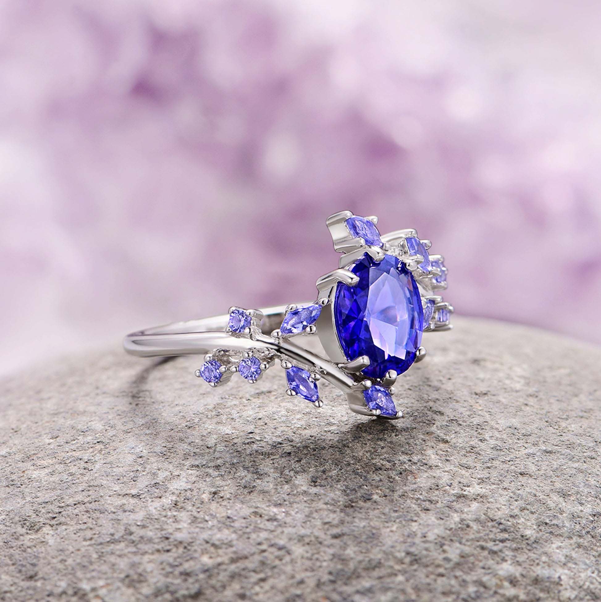 Cornflower sapphire ring - Nature-inspired leaf design