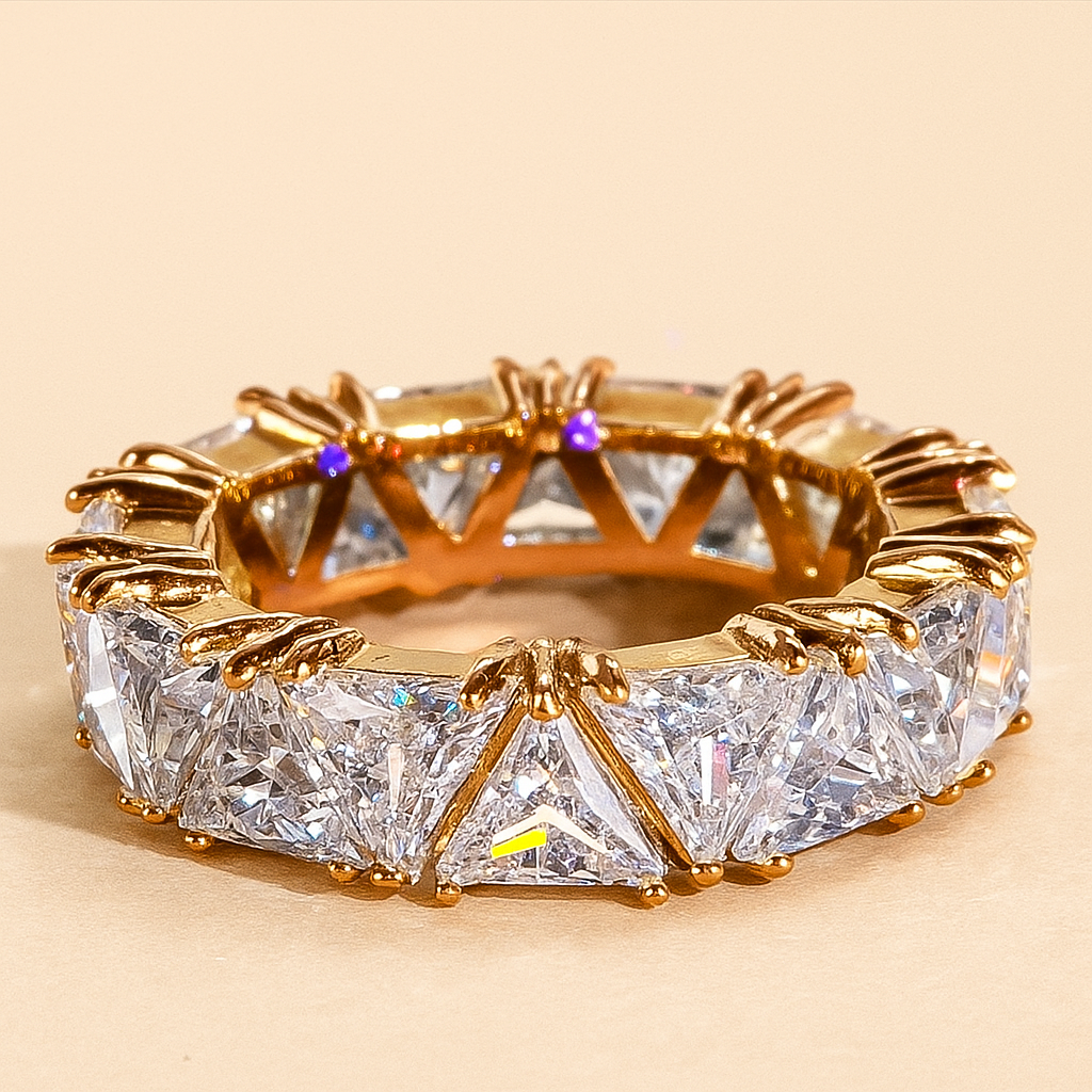 Luxury Triangle-Cut Zirconia Engagement Ring – A Modern Classic