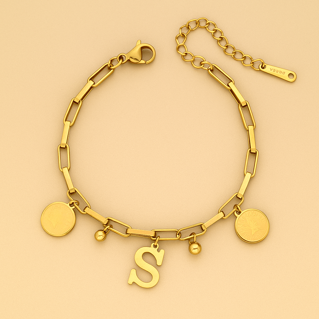 Edgy 18K Gold Bracelet – Circular Charms with Personalized Initial Pendant