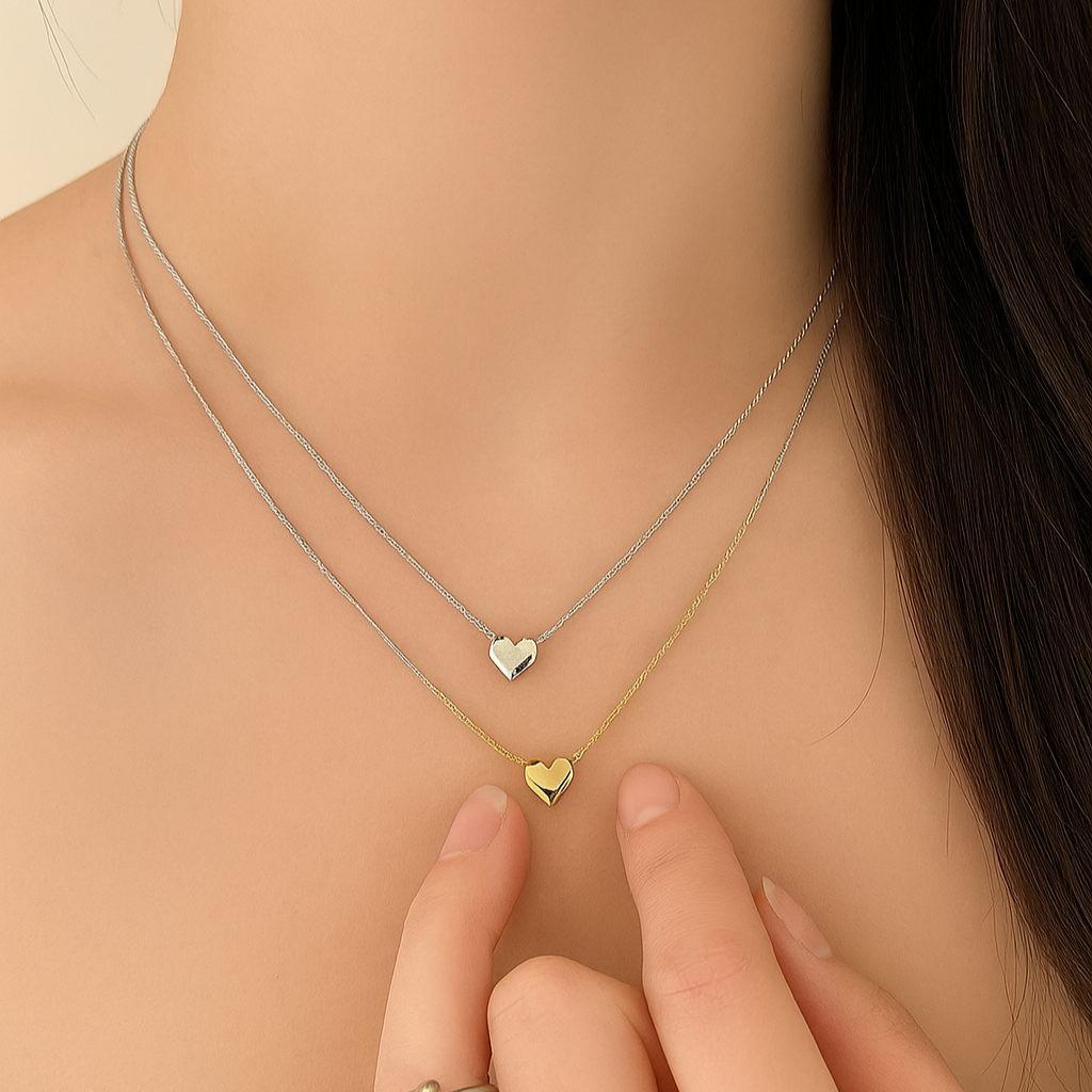 Shiny Heart Pendant Necklace – Elegant & Timeless Design