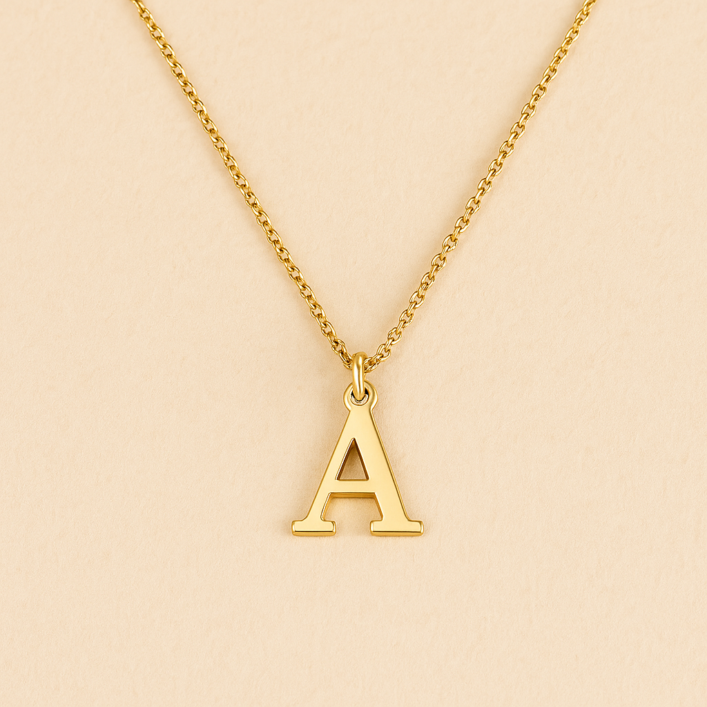 Love Letter Pendant in 18k Gold