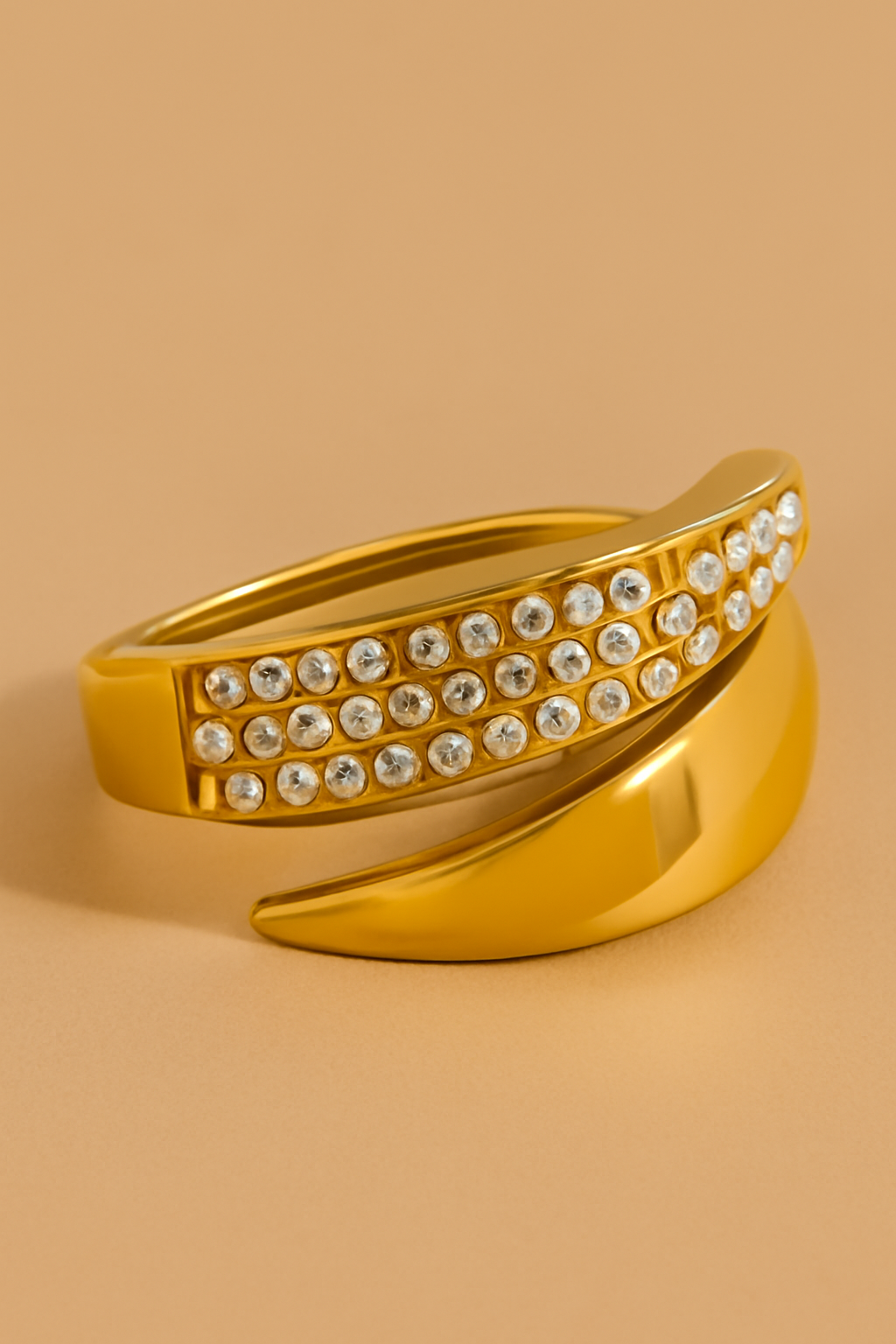 Open ladies' ring with pointed wing design - synthetic zirconia