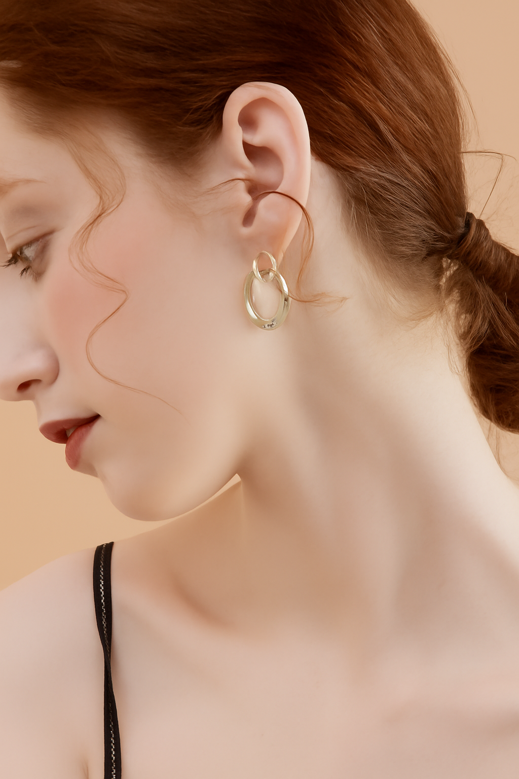 Gold-plated geometric earrings with glass inlay