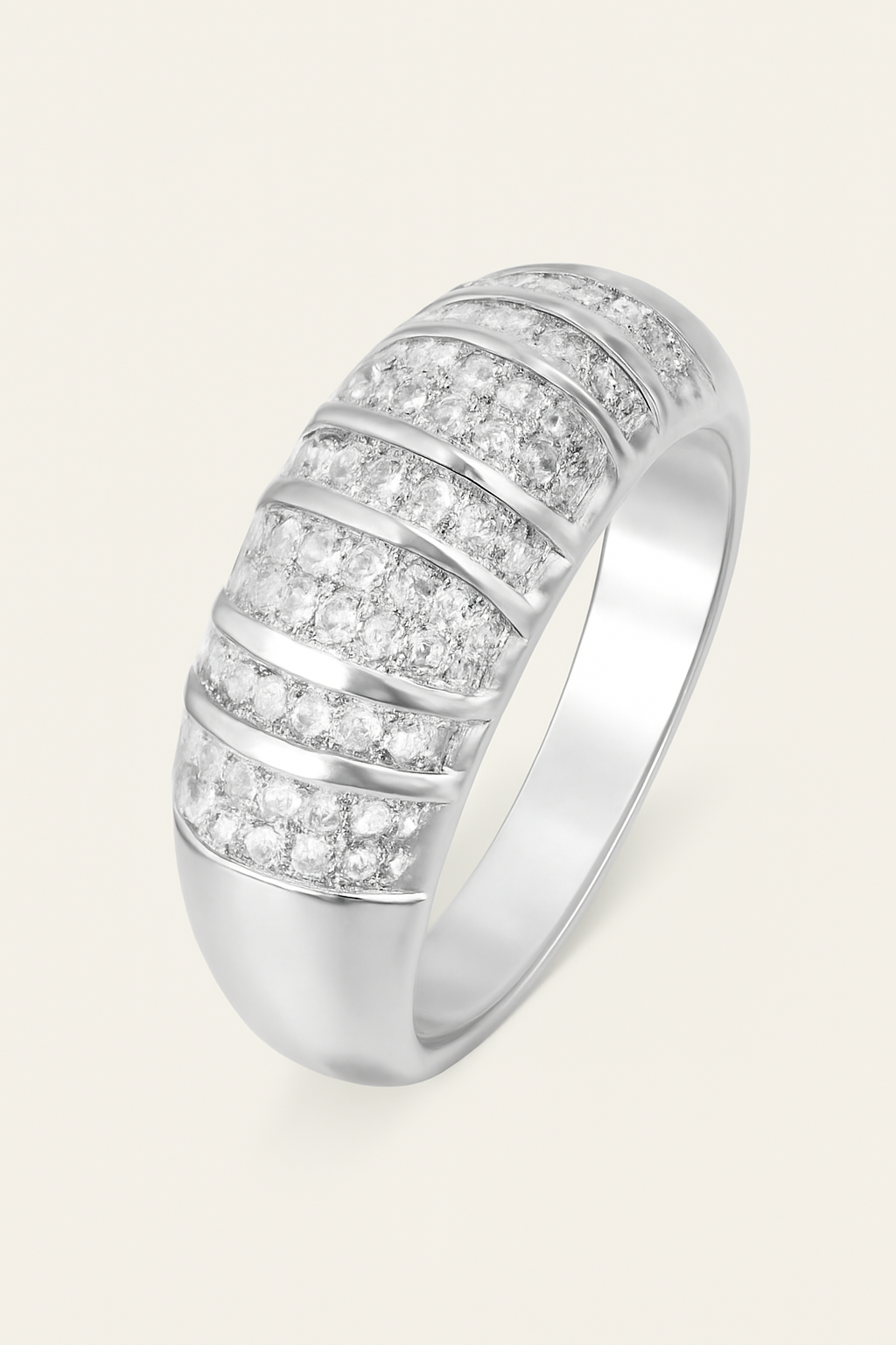 Elegant Vintage-style synthetic zirconia ring