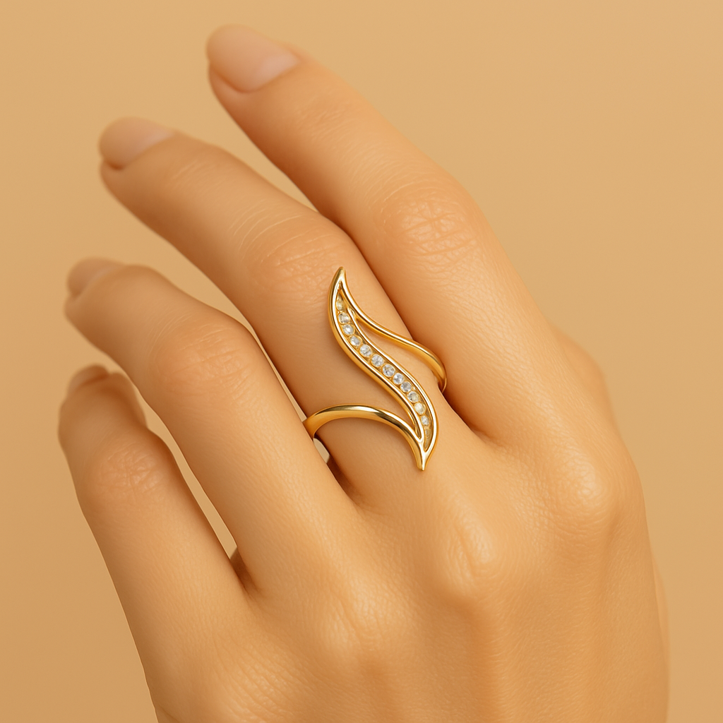 Chic Statement Ring - 18K Gold Plated with Sparkling Stones