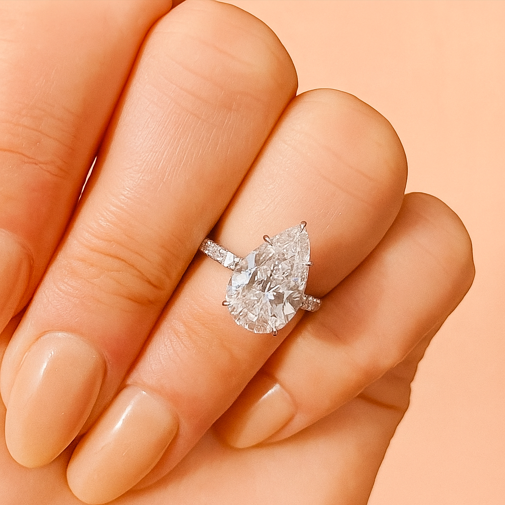 Luxury Teardrop CZ Ring – Elegant Design for Sophisticated Women