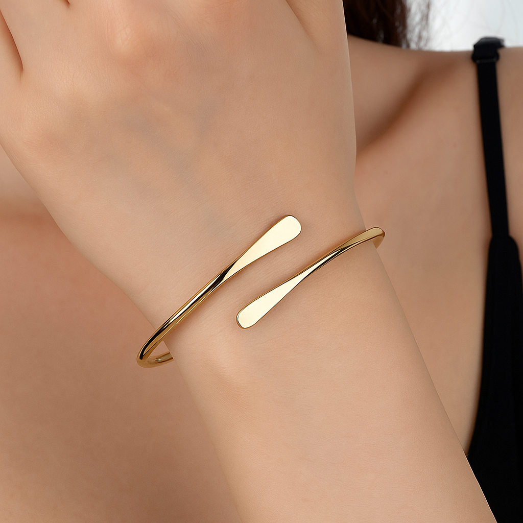 Vina Open Cuff Bracelet – Elegant Flat-End Minimalist Design