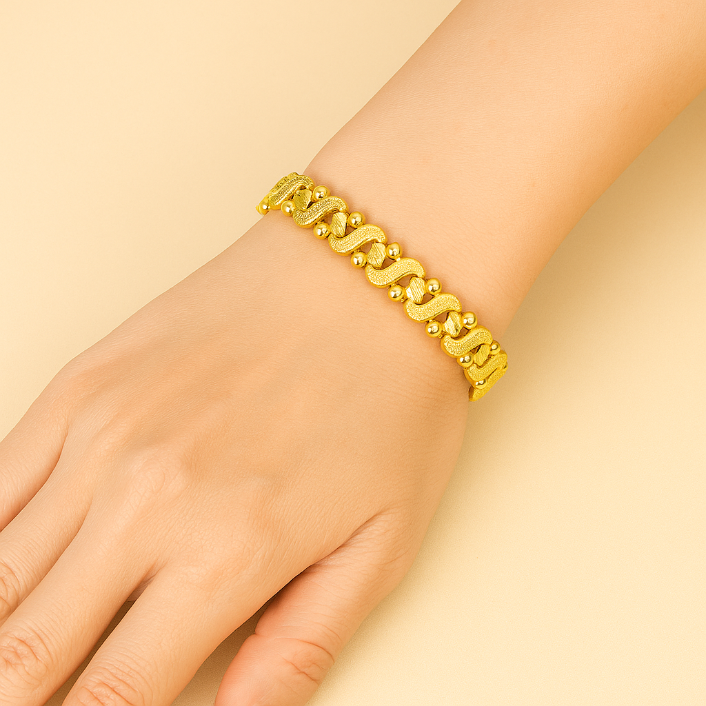 Elegant Gold Heart Bracelet - Perfect Gift for Her