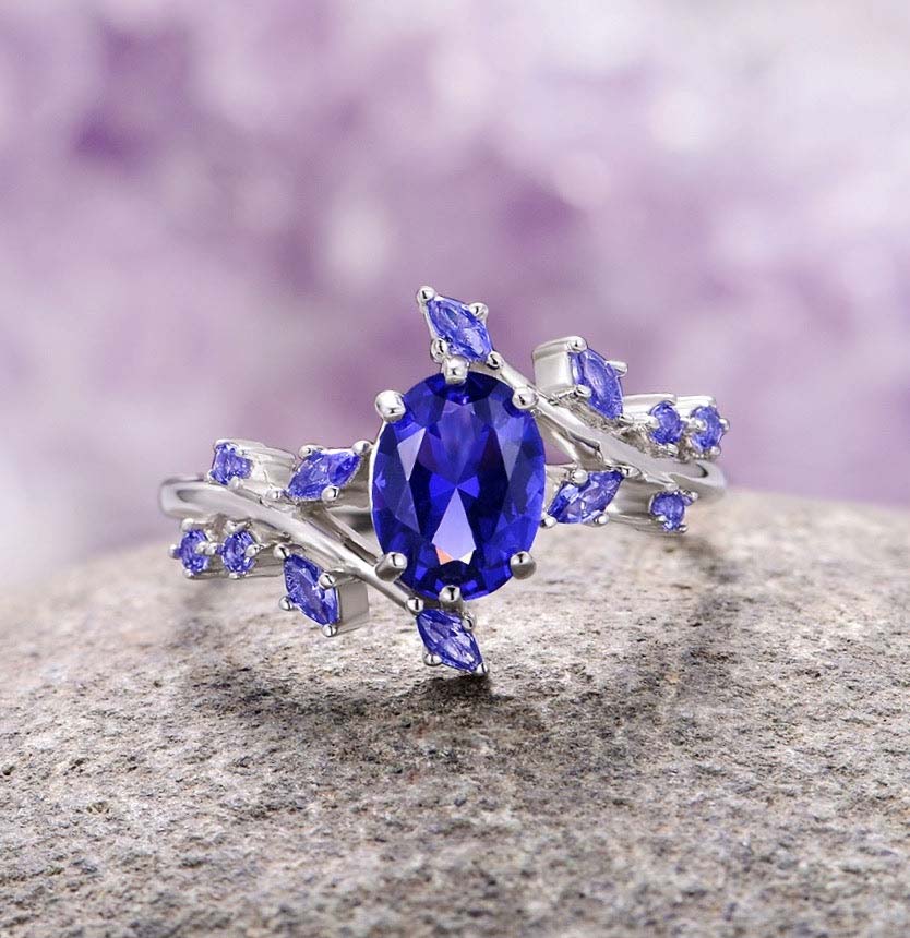 Cornflower sapphire ring - Nature-inspired leaf design