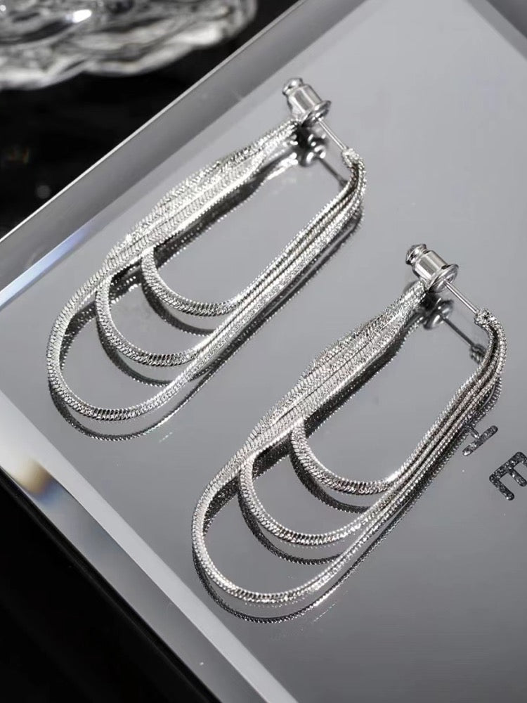 Earrings with soft chain and tassel