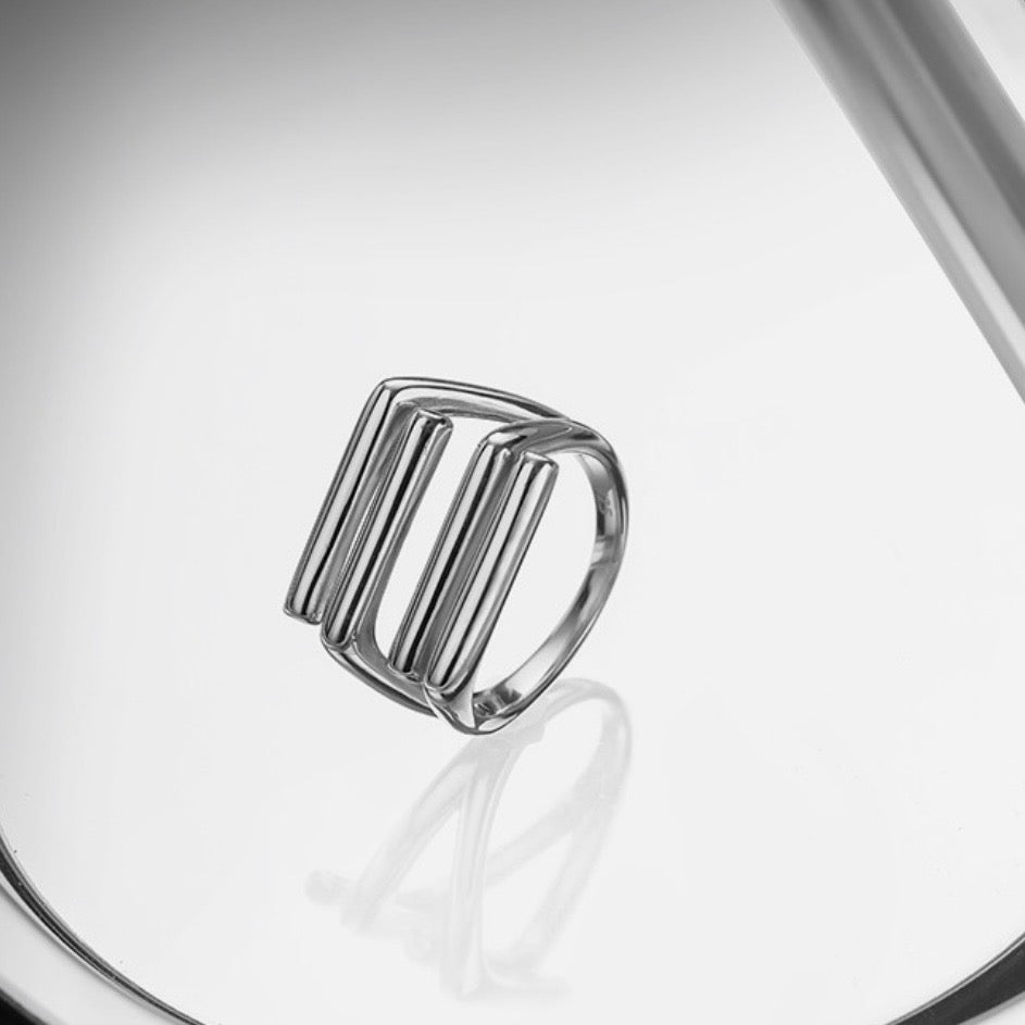 Adjustable four-step ring