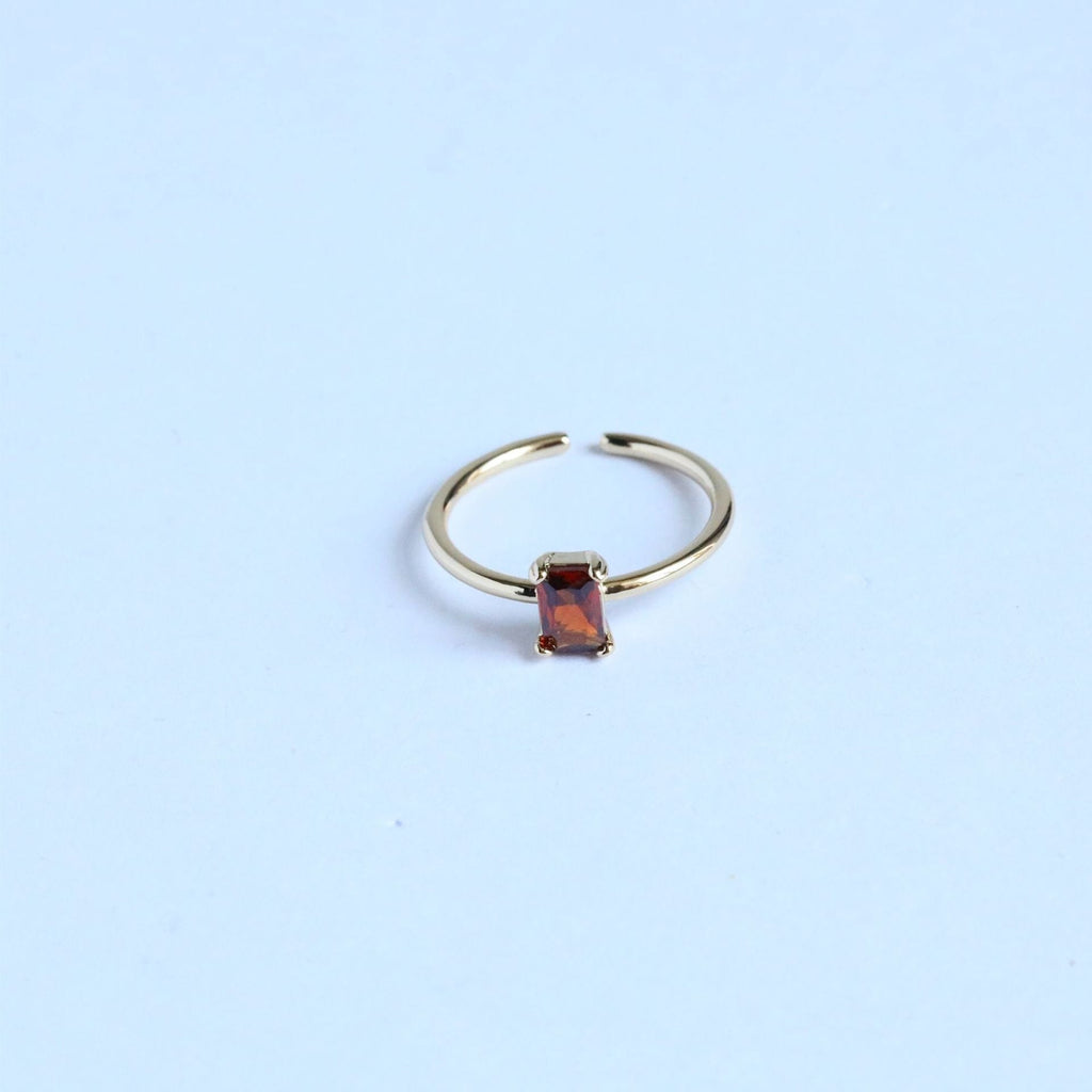 Elegant vintage birthstone ring