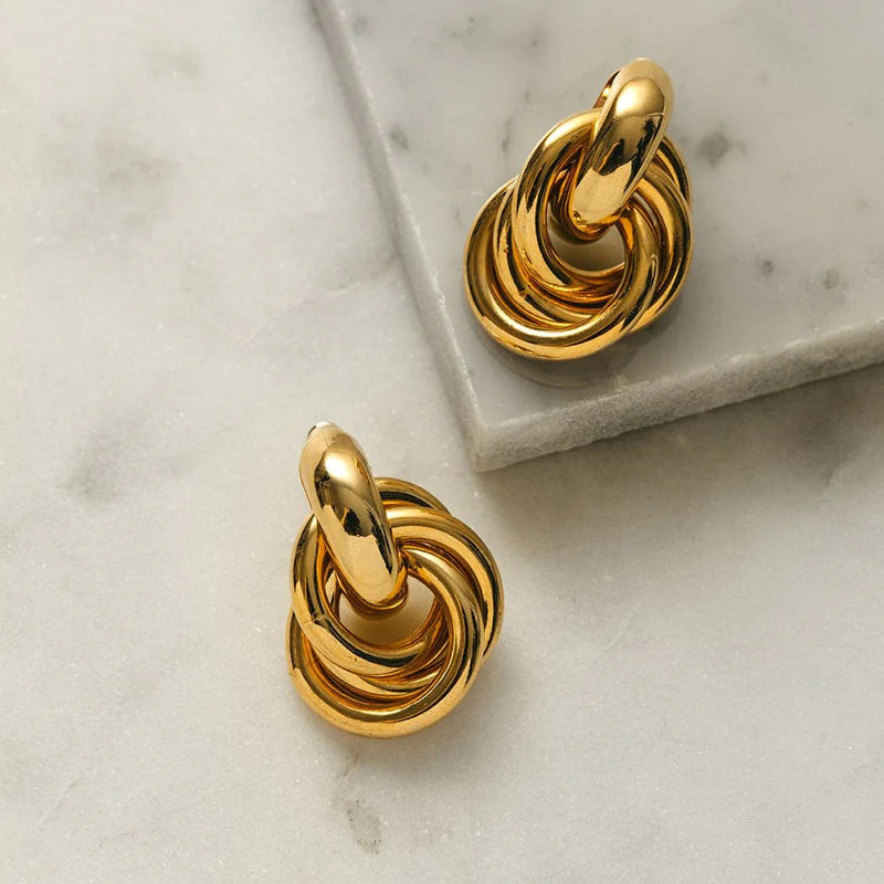 Sculpted Interlocking Hoop Earrings in 14k Gold