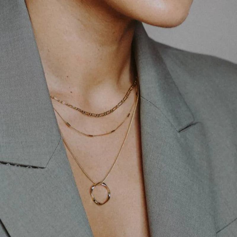 Triple Row Open Circle Pendant Necklace in 18k Gold