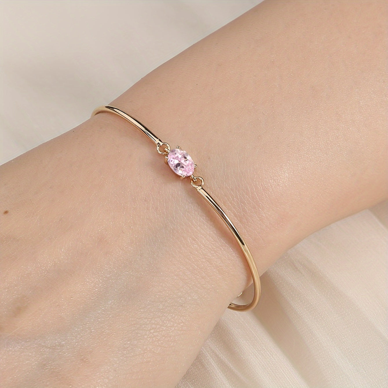 Elegant Women’s Bracelet – Oval-Cut Cubic Zirconia Accents