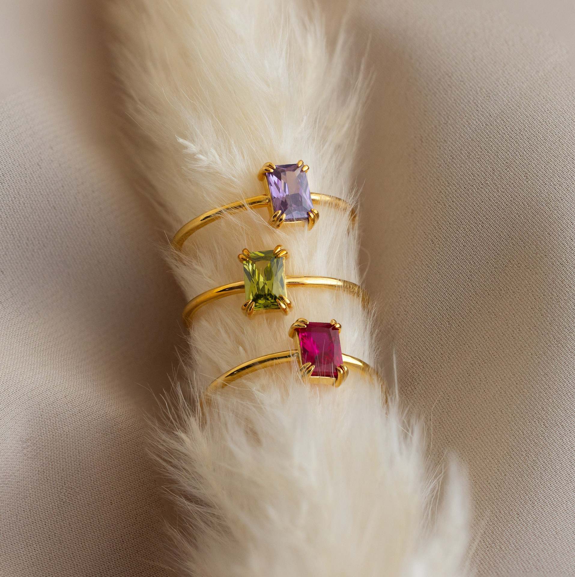 Elegant vintage birthstone ring