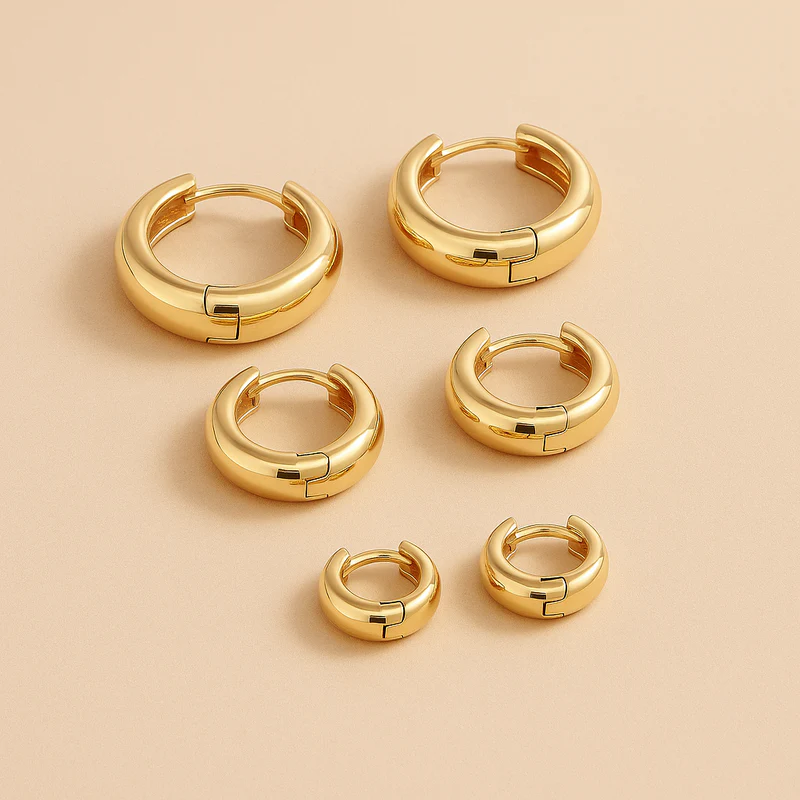 Rue Mini Hoop Earrings IN 18K Gold Subtle Shine