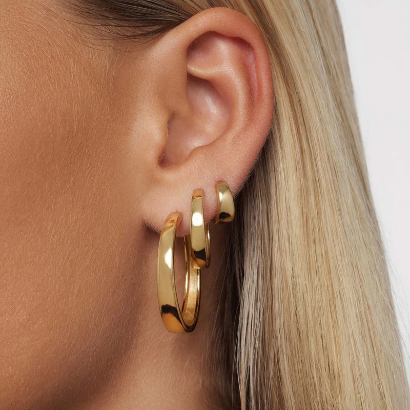 Gia Statement Hoop Earrings in 18K Gold Brilliance