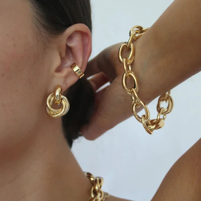 Interlocking Hoop Earrings in 14K Gold Harmony