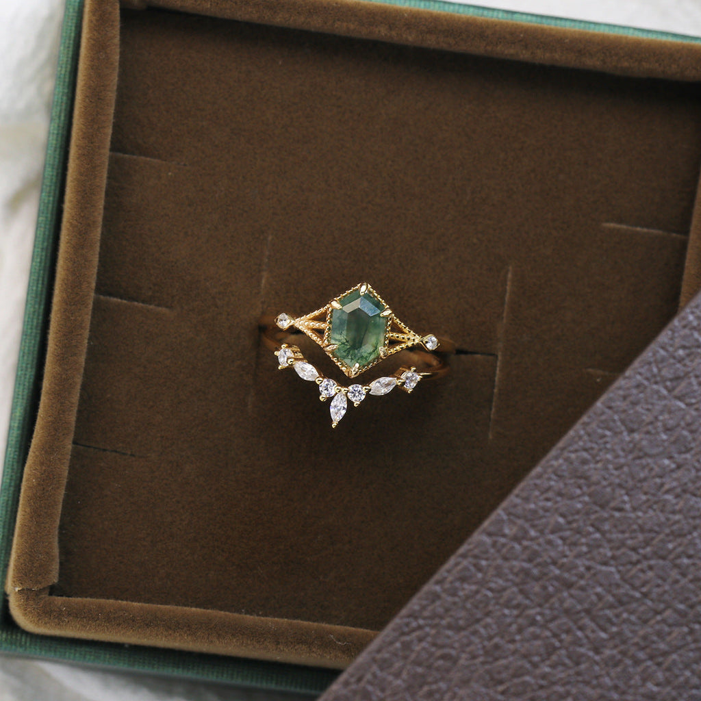 Elegant ring with natural green moss agate